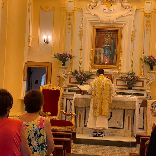 Don Luigi Di Martino torna nella sua Atrani. Messa a Santa Maria Del Bando