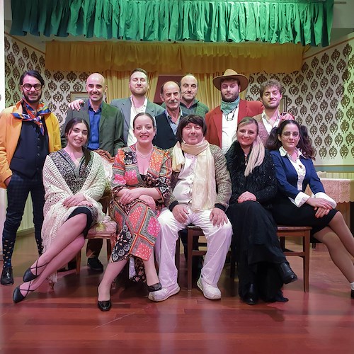 Dopo il successo natalizio, la Compagnia Teatrale Cetarese ripropone “I Tre Mariti” anche in estate