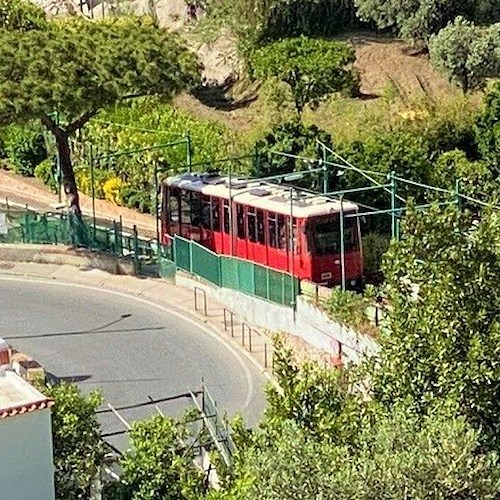 Dopo la manutenzione, è ripartita questa mattina la funicolare di Capri