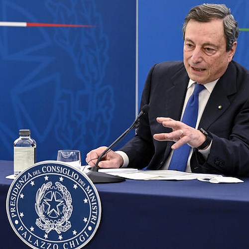 Draghi: «Le liste non si saltano. Riaprire ma in sicurezza. Obiettivi verranno raggiunti»