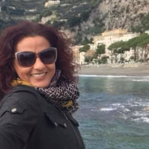 Dramma a Maiori: malore fatale mentre fa jogging sul lungomare, Teresa muore a 46 anni
