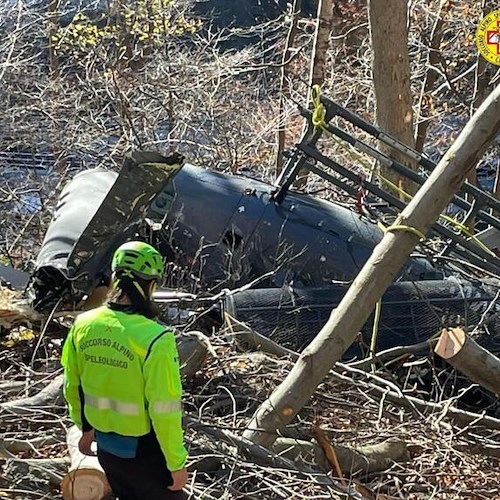 Elicottero si schianta nel Biellese: grave pilota originario di Ravello