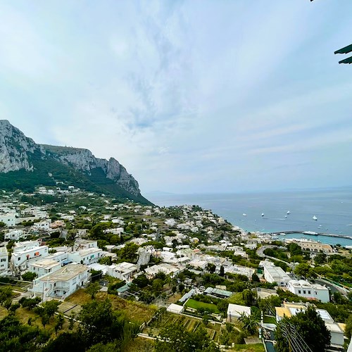 Emergenza abitativa, a Capri la Parrocchia sfratta famiglie e associazioni
