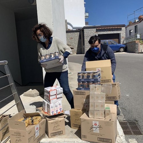 Emergenza Covid: nuove donazioni alimentari in Costiera. A Ravello e Amalfi consegnate tante spese solidali 