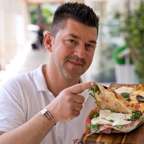 Errico Porzio protagonista dello spazio pizza di "Camper" con "Pizzimbocca" 