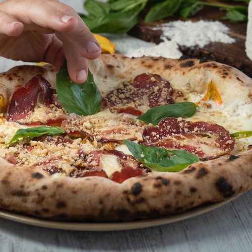 Errico Porzio vola negli Emirati Arabi per insegnare l'"Arte tradizionale del pizzaiuolo napoletano"