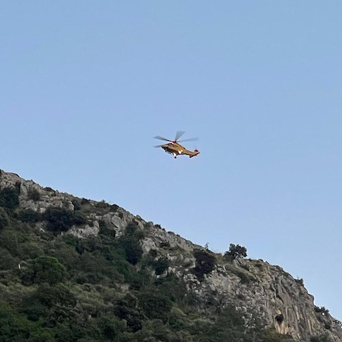 Escursionista precipitato sul sentiero degli dei. Intervento del Soccorso Alpino e Speleologico della Campania