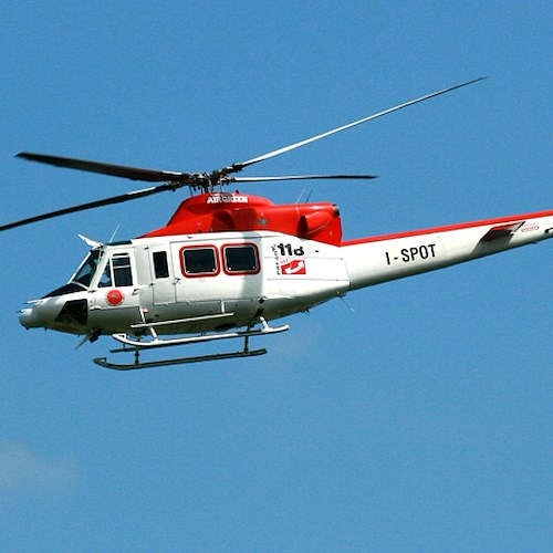 Escursionista svedese cade tra sentieri di Scala, soccorsa in elicottero