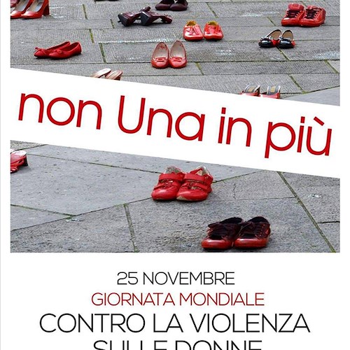 Facciata del Duomo di Amalfi 'in rosso' per dire No alla violenza sulle donne