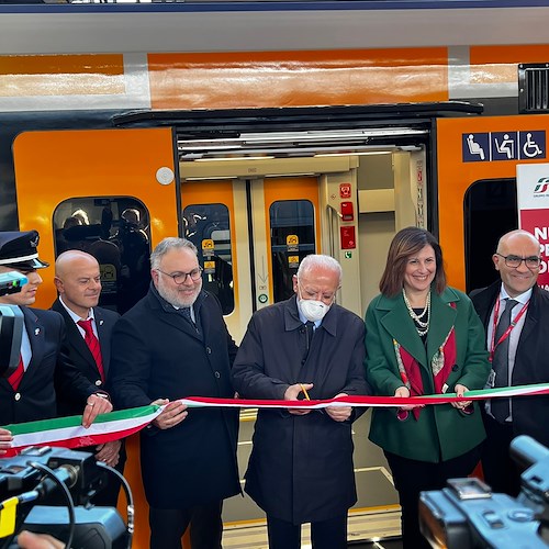 Ferrovie dello Stato, presentati 3 nuovi treni per il trasporto regionale in Campania