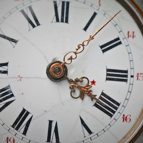 Fine dell’ora legale: un’ora di sonno in più, ma giornate più corte