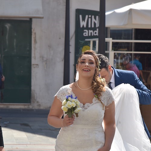 Fiori d'arancio per Maria Abate e Marco Savino. La nostra capo redattrice ha finalmente pronunciato il fatidico "Sì"