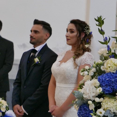 Fiori d'arancio per Maria Abate e Marco Savino. La nostra capo redattrice ha finalmente pronunciato il fatidico "Sì"