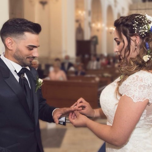 Fiori d'arancio per Maria Abate e Marco Savino. La nostra capo redattrice ha finalmente pronunciato il fatidico "Sì"