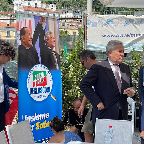 Forza Italia apre la campagna elettorale da Vietri sul Mare, Tajani in collegamento telefonico con Berlusconi /FOTO e VIDEO