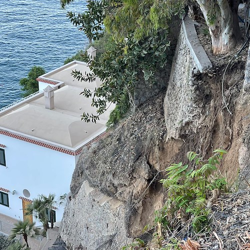 Frana ad Amalfi, aperta indagine e sequestrato il costone: nessun lavoro era in corso 