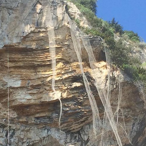 Frana Maiori, video-ispezione parete rocciosa con drone. Avviati lavori disgaggio [FOTO]
