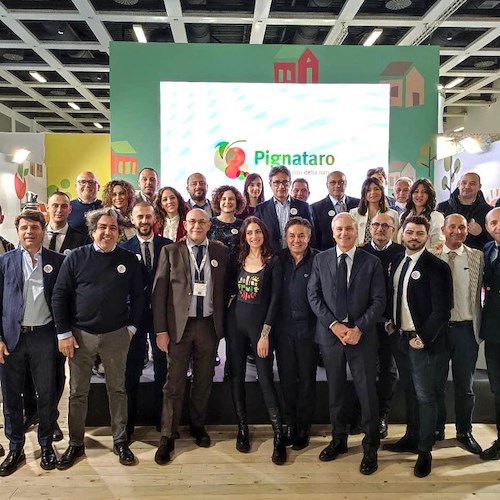 Fruit Logistica 2022: uno splendido pergolato di limoni illumina l’Italian Fruit Village di Berlino