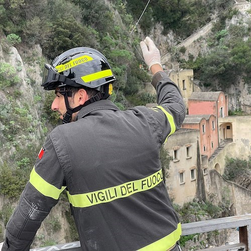 Si schianta sugli scogli del Fiordo di Furore col parapendio, ragazzo riporta fratture multiple<br />&copy; Massimiliano D'Uva
