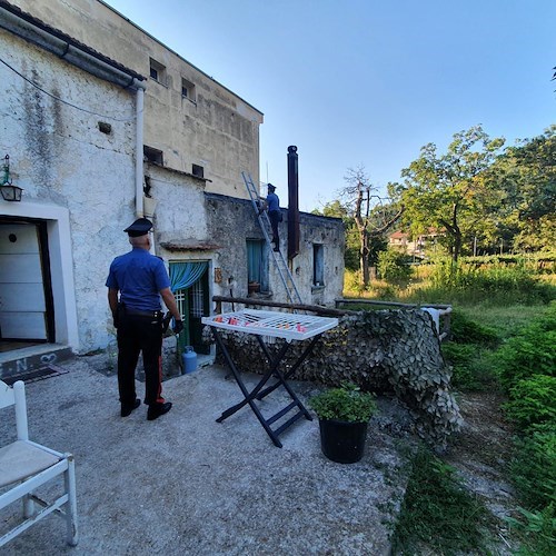 Furti in abitazione, a Tramonti arrestati fidanzati. Rubavano persino gasolio da bus Sita 