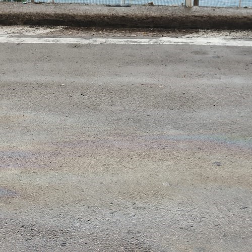 Gasolio sulla SR 373 Castiglione - Ravello, fare attenzione