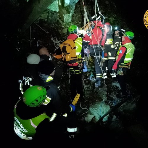 Giovane precipita da un ponte a Massa Lubrense: Soccorso Alpino recupera il suo corpo senza vita