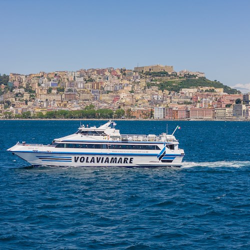 Giove Jet, il nuovo catamarano "green": nel golfo di Napoli comfort e sostenibilità per il trasporto marittimo