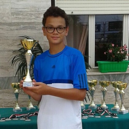 Giuseppe Troiano, giovane talento di Tramonti trionfa al Trofeo Tennis Kinder Sport
