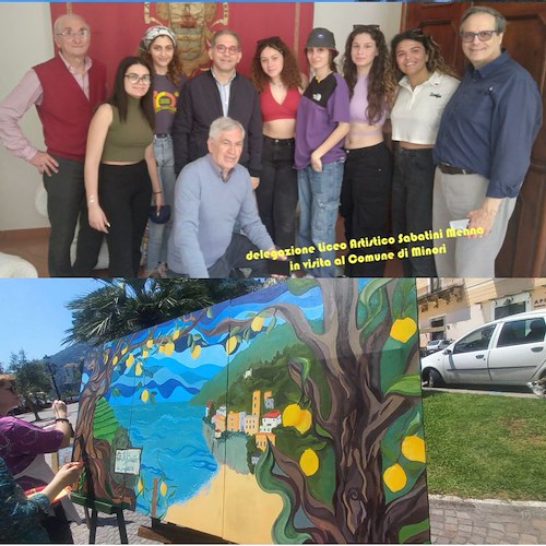 Gli studenti del Liceo "Sabatini-Menna" di Salerno a Minori per un'estemporanea di pittura sul lungomare