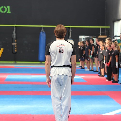 Gloria Peritore, la campionessa di kickboxing in visita a Salerno /foto