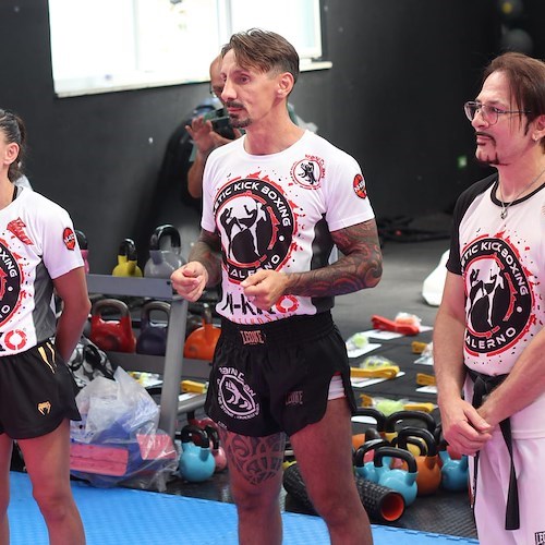 Gloria Peritore, la campionessa di kickboxing in visita a Salerno /foto
