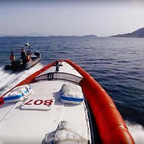 Gommone sparito, Guardia Costiera Salerno: «No segnalazioni persone disperse»