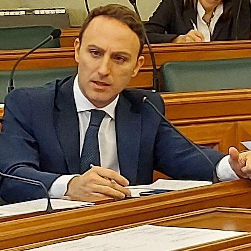 «Governo prende in giro gli italiani»: Piero De Luca (Pd) boccia Decreto Lavoro