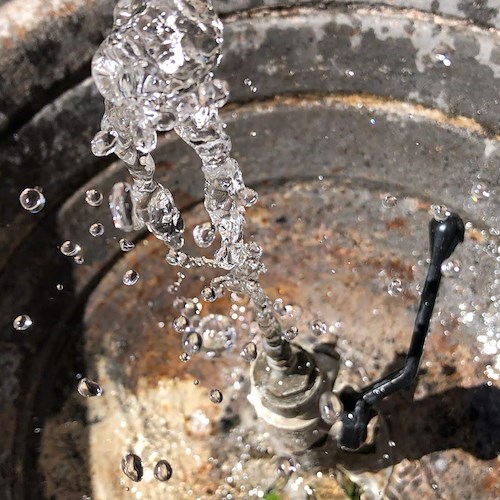 Guasto improvviso a condotta idrica, alcune zone di Minori senz’acqua