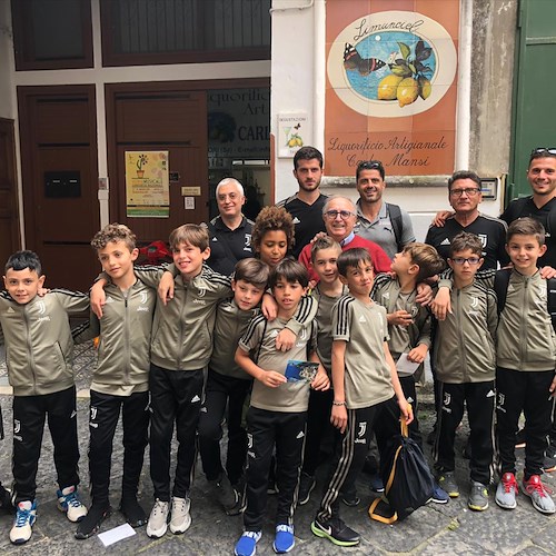 I baby campioni della Juventus under 9 in visita a Minori. In squadra anche figli di Barzagli e Cristiano Ronaldo [FOTO]