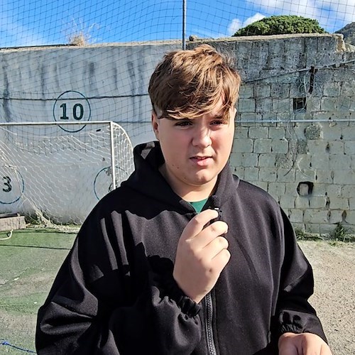 I giovani del Forio United ricordano Cheikh Touré: «A 18 anni si deve sognare, non morire»