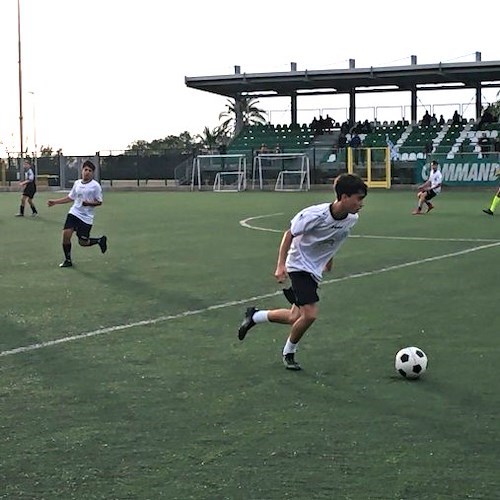 I giovani del Forio United ricordano Cheikh Touré: «A 18 anni si deve sognare, non morire»