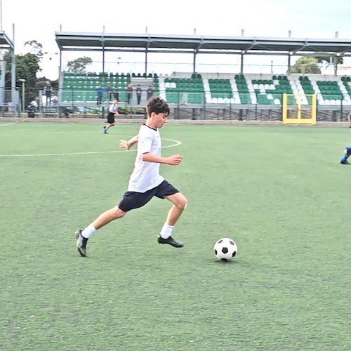 I giovani del Forio United ricordano Cheikh Touré: «A 18 anni si deve sognare, non morire»
