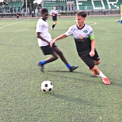 I giovani del Forio United ricordano Cheikh Touré: «A 18 anni si deve sognare, non morire»