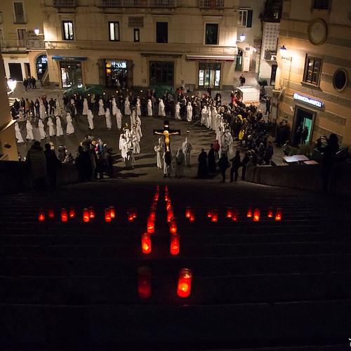 I riti della Settimana Santa ad Amalfi con i battenti e la processione del Cristo Morto /PROGRAMMA