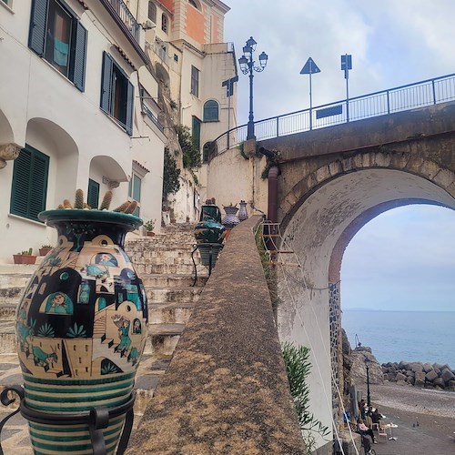 I vasi d'autore di Lucio Liguori in mostra ad Atrani