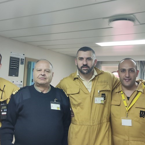 Il Capitano Barra torna a casa: dopo sei mesi di navigazione il rientro in Costa d’Amalfi è dolcissimo