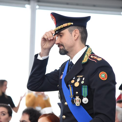 Il Comandante Vincenzo Aiello riceve a Milano encomio dal Presidente Fontana: è originario di Maiori/ FOTO