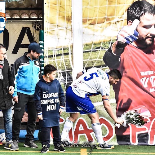 Il Costa d'Amalfi calcio a 5 rende omaggio a Fabio Borgese