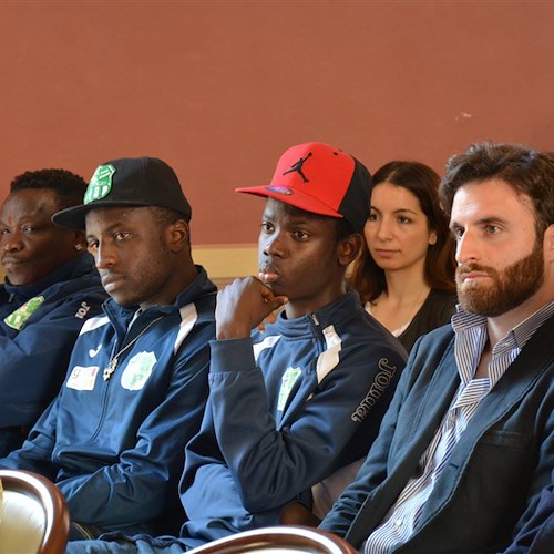 Il Costa d'Amalfi con l'Afro-Napoli United: amici per la pelle