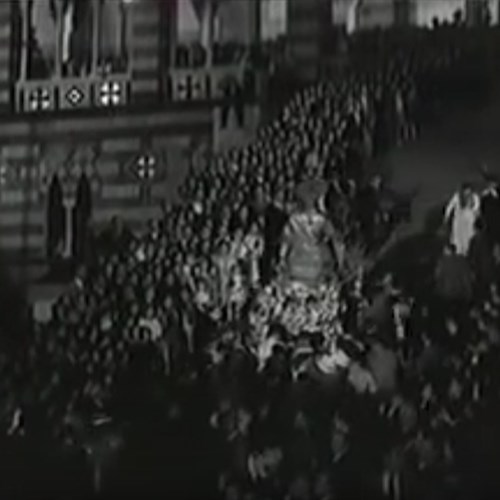 Il fascino della processione di Sant'Andrea che Rossellini catturò per ‘La macchina ammazzacattivi’ [VIDEO]