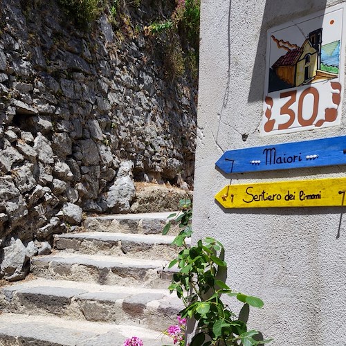 Il geo-archeo-trekking sul Sentiero dei Limoni riscuote successo, Ruocco: «Le pietre sono piene di storia in Costiera Amalfitana»