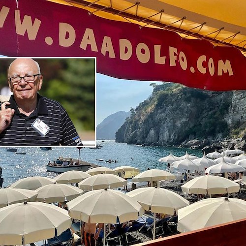 Il magnate miliardario Rupert Murdoch sbarca a Positano a bordo dello yacht di lusso 'Christina O'