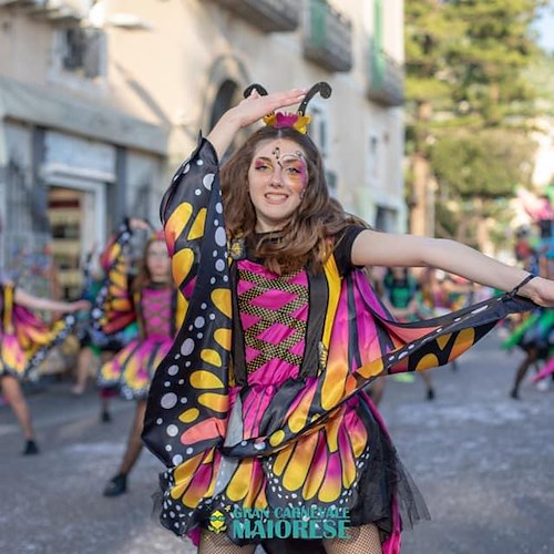 Il maltempo frena la festa del Gran Carnevale Maiorese: rinviata a martedì la sfilata dei carri allegorici