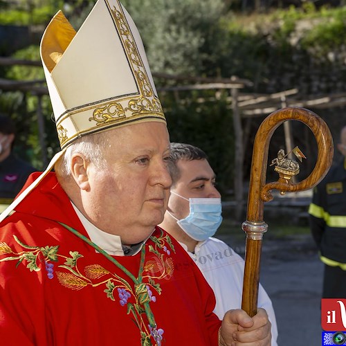 Il messaggio di Natale dell'arcivescovo Soricelli: «Nel divino Bambino maggiore opportunità di speranza e di salvezza»